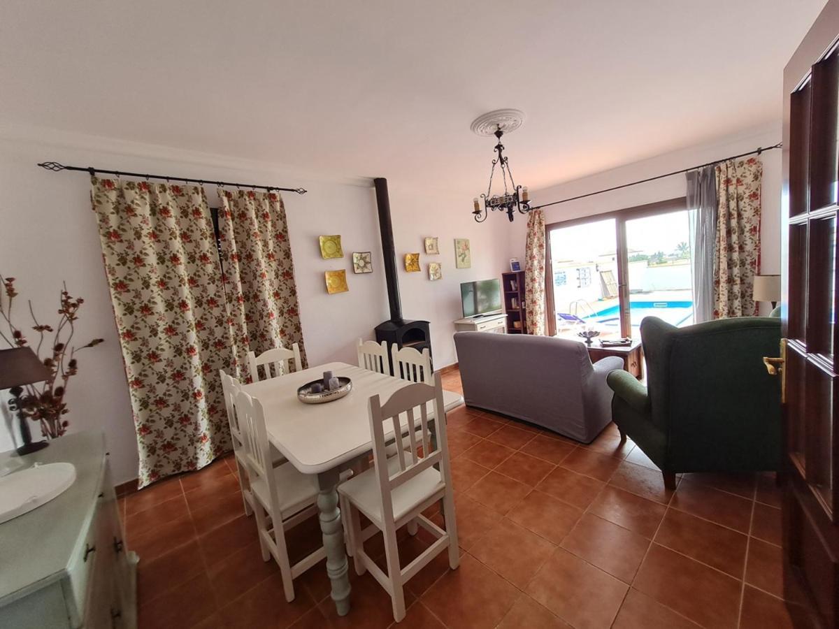 Chalet Las Adelfas Chaparrillo Conil De La Frontera Exteriör bild